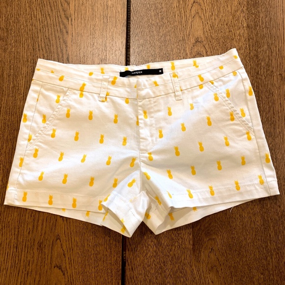 Harper  Shorts in White Pineapple Pattern size Medium - Picture 1 of 3